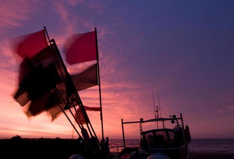 Отель Esplanade