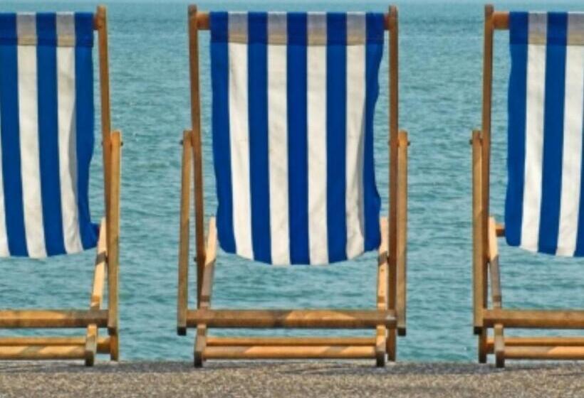 Отель Esplanade