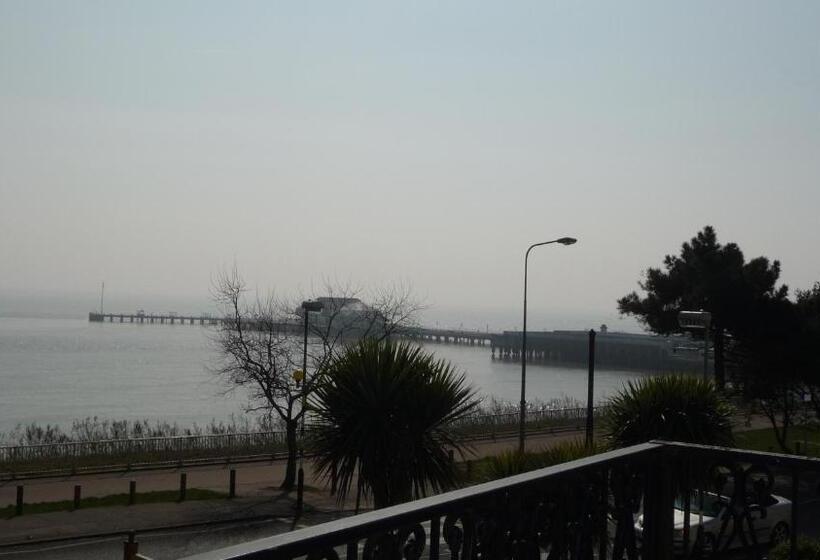 Отель Esplanade