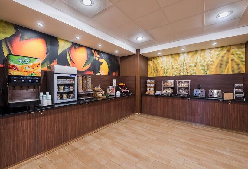 Отель Fairfield By Marriott Inn & Suites Uncasville Mohegan Sun Area