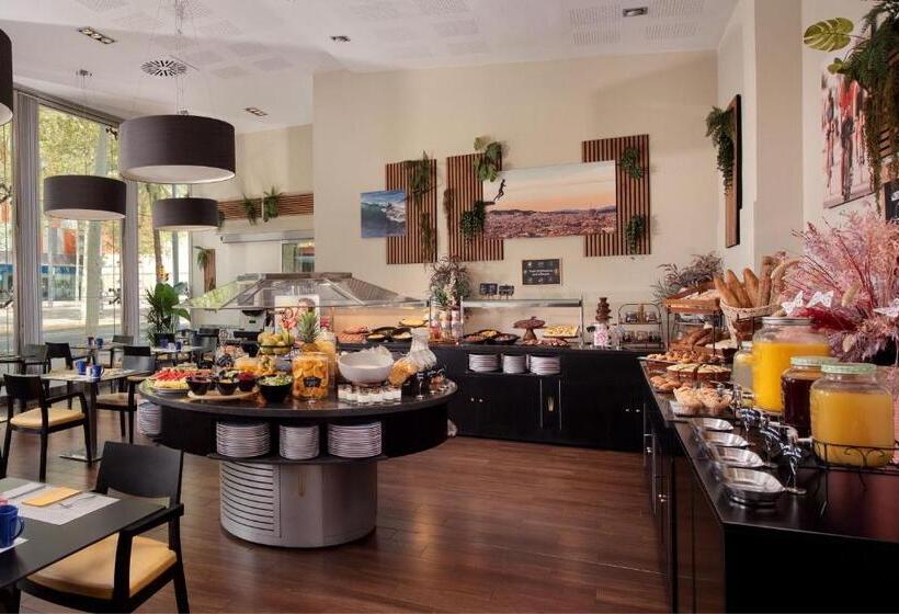 Отель Four Points By Sheraton Barcelona Diagonal