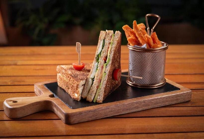 Отель Four Points By Sheraton Barcelona Diagonal