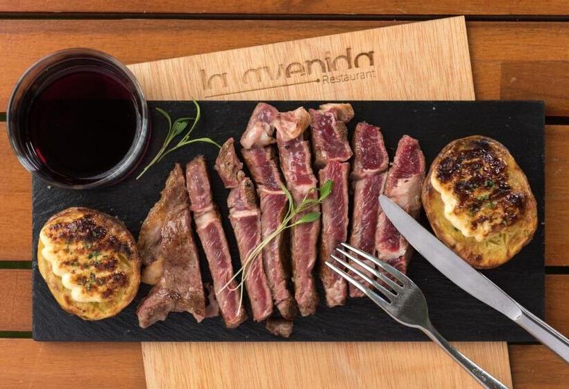 Отель Four Points By Sheraton Barcelona Diagonal