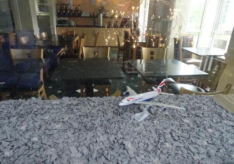 Отель The Gatwick White House