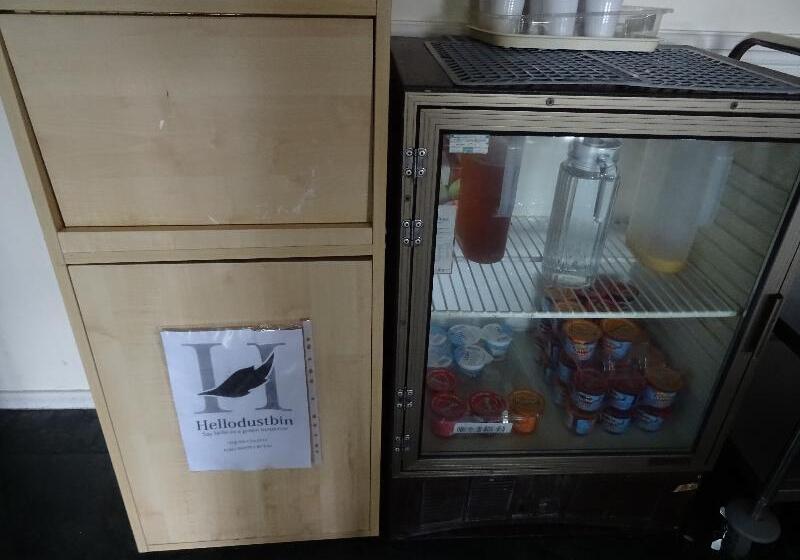 Отель The Gatwick White House