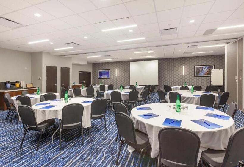 בית מלון כפרי Glō Best Western Mississauga Corporate Centre
