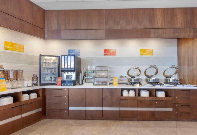 בית מלון כפרי Glō Best Western Mississauga Corporate Centre