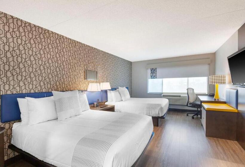 בית מלון כפרי Glō Best Western Mississauga Corporate Centre