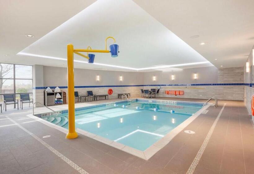 בית מלון כפרי Glō Best Western Mississauga Corporate Centre