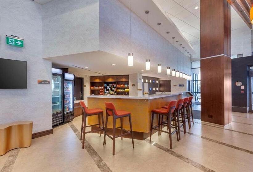 בית מלון כפרי Glō Best Western Mississauga Corporate Centre