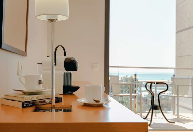 Отель Catalonia Barcelona Beach