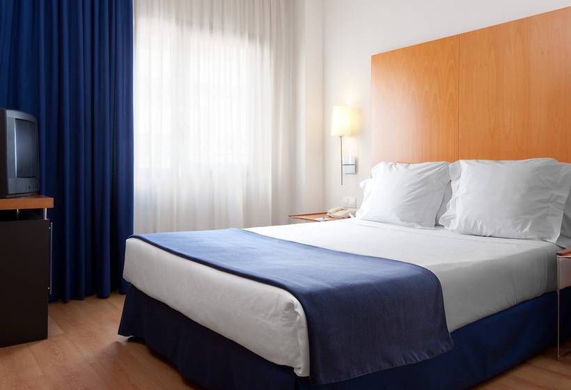 Отель Catalonia Barcelona Beach