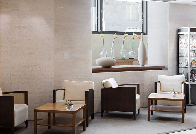 Отель Catalonia Barcelona Beach