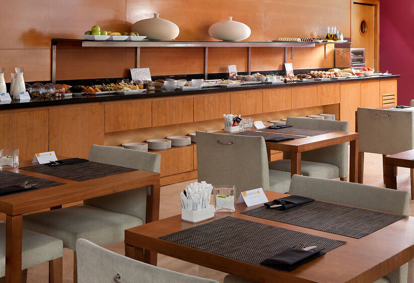 Отель Catalonia Barcelona Beach