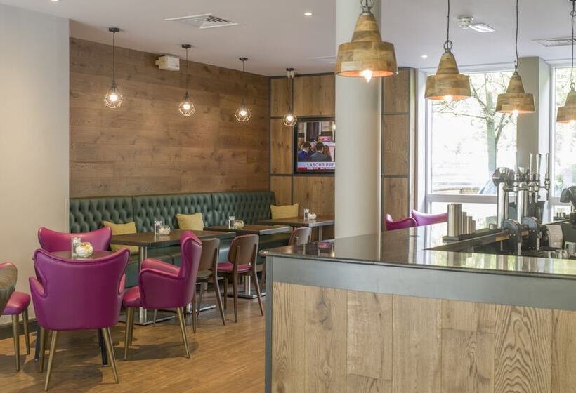 호텔 Hilton Garden Inn Bristol City Centre