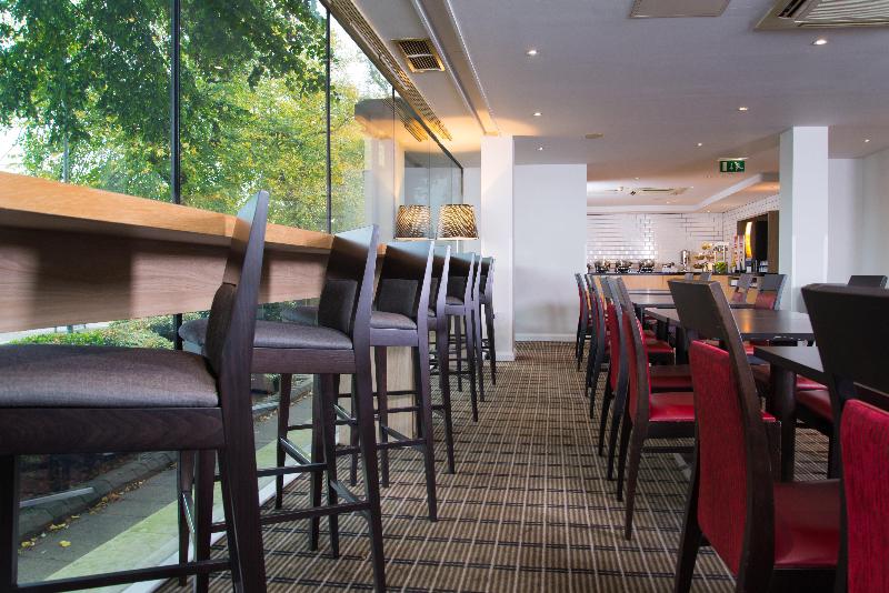 فندق Holiday Inn Express Bath, An Ihg