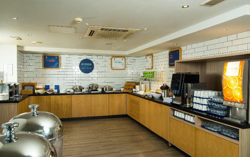 فندق Holiday Inn Express Bath, An Ihg