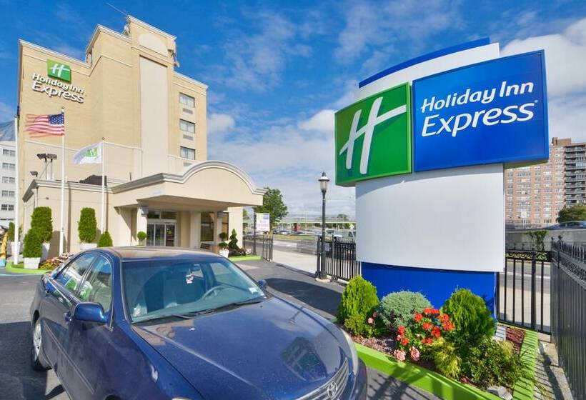 فندق Holiday Inn Express Laguardia Airport By Ihg