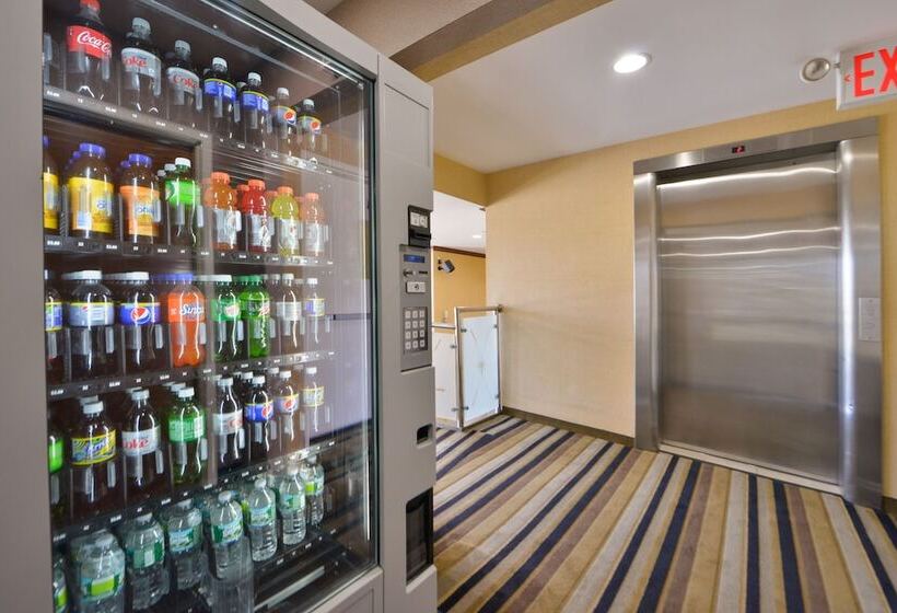 فندق Holiday Inn Express Laguardia Airport By Ihg