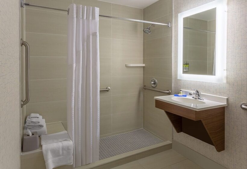 فندق Holiday Inn Express Laguardia Airport By Ihg