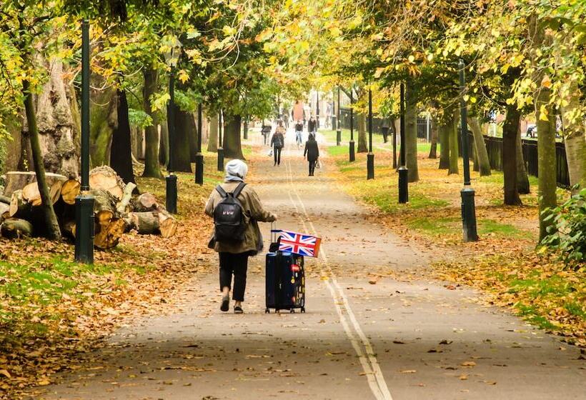 Отель Holiday Inn Express London Hammersmith, An Ihg