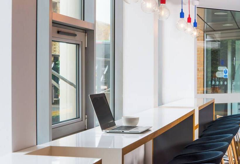 Отель Holiday Inn Express London Hammersmith, An Ihg