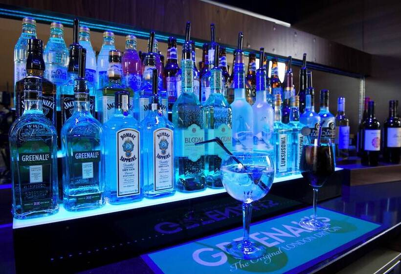 Отель Holiday Inn Express London Hammersmith, An Ihg