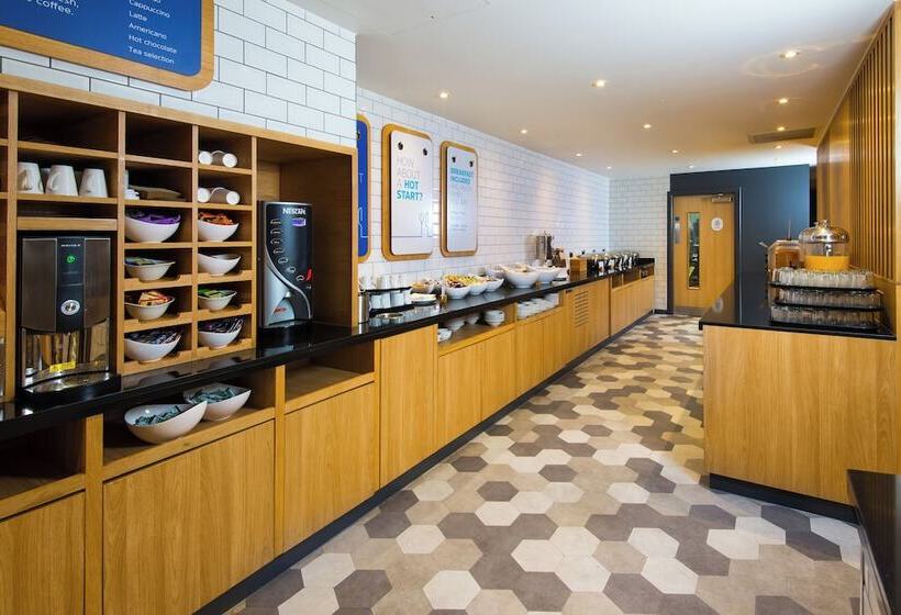Отель Holiday Inn Express London Hammersmith, An Ihg