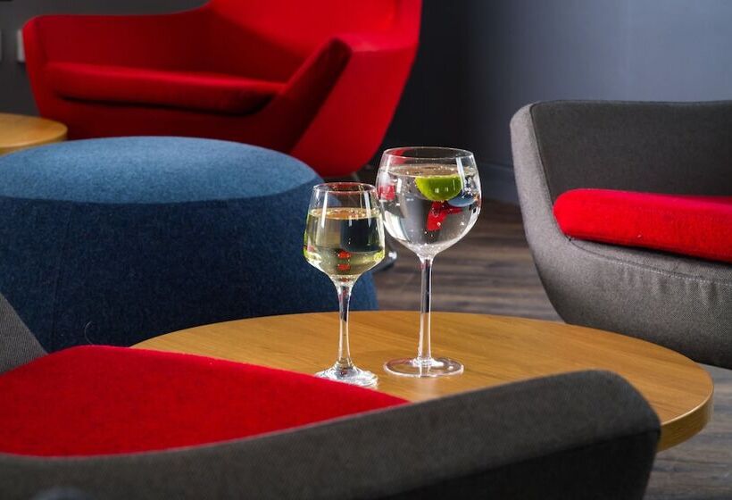 Отель Holiday Inn Express Manchester East, An Ihg