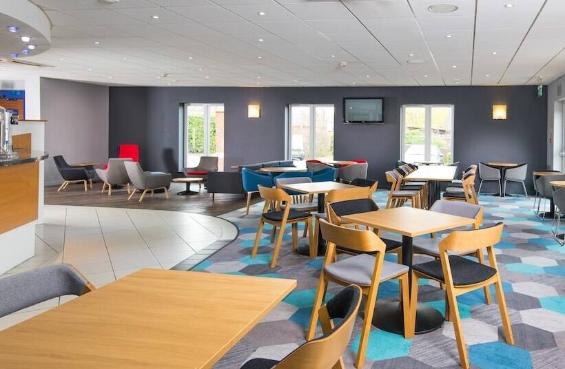 Отель Holiday Inn Express Manchester East, An Ihg