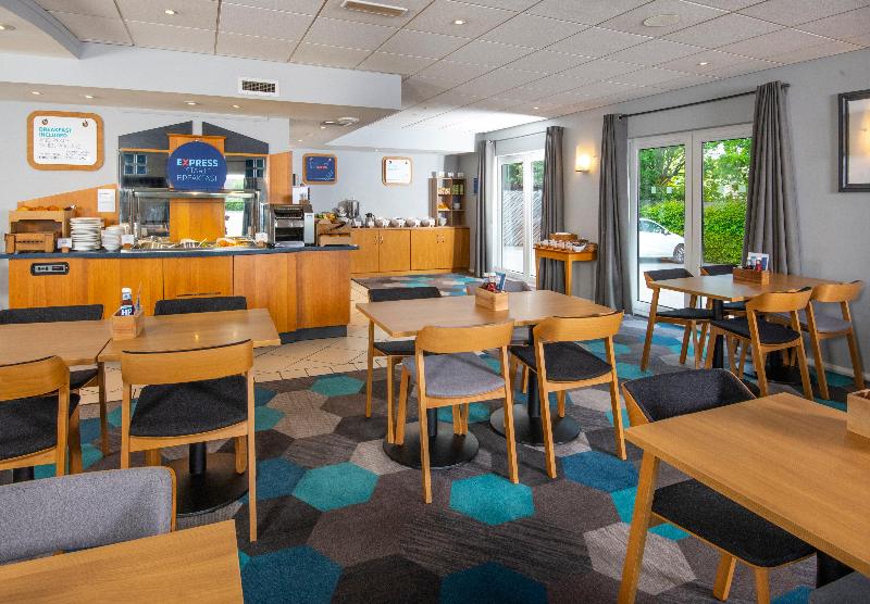 בית מלון כפרי Holiday Inn Express Peterborough, An Ihg