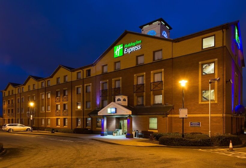 בית מלון כפרי Holiday Inn Express Stoke On Trent, An Ihg