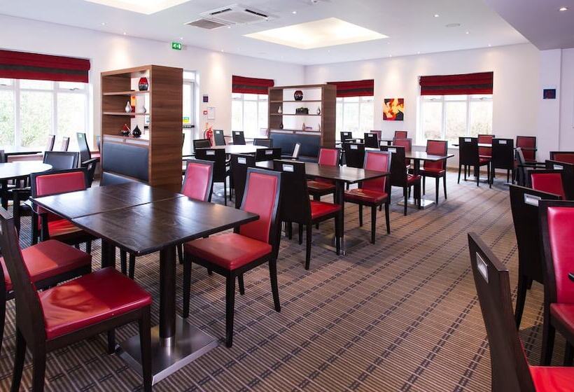 בית מלון כפרי Holiday Inn Express Stoke On Trent, An Ihg