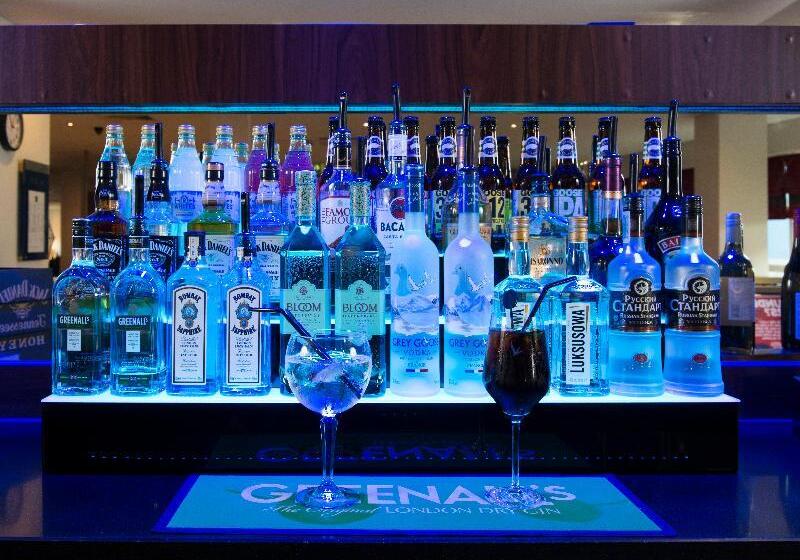 בית מלון כפרי Holiday Inn Express Stoke On Trent, An Ihg