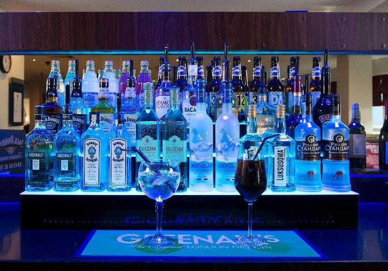 בית מלון כפרי Holiday Inn Express Stoke On Trent, An Ihg