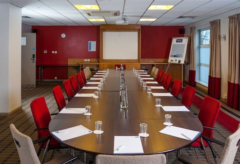 ホテル Holiday Inn Express Swindon West, An Ihg