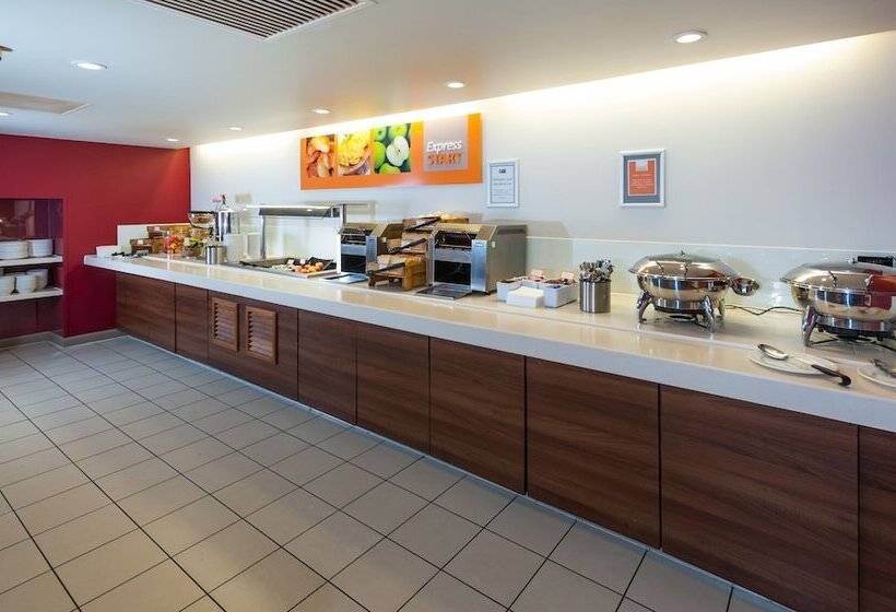 ホテル Holiday Inn Express Swindon West, An Ihg