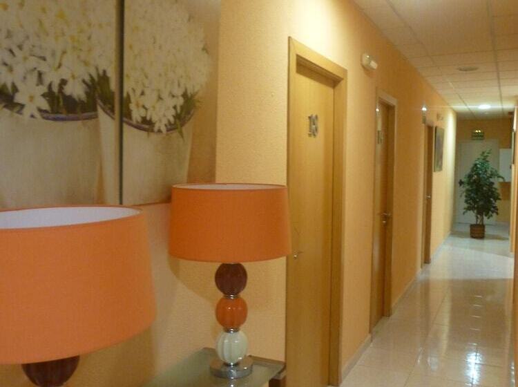 호텔 Hostal El Val