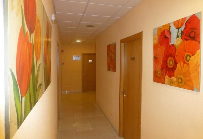 호텔 Hostal El Val