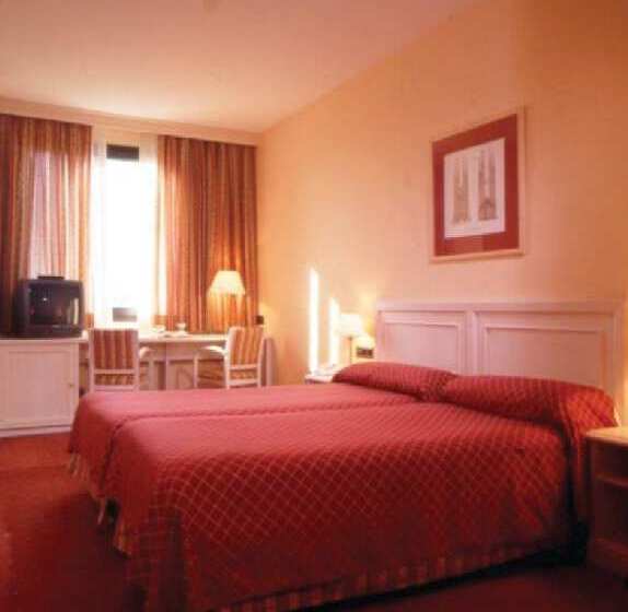 هتل Ilunion Bel Art