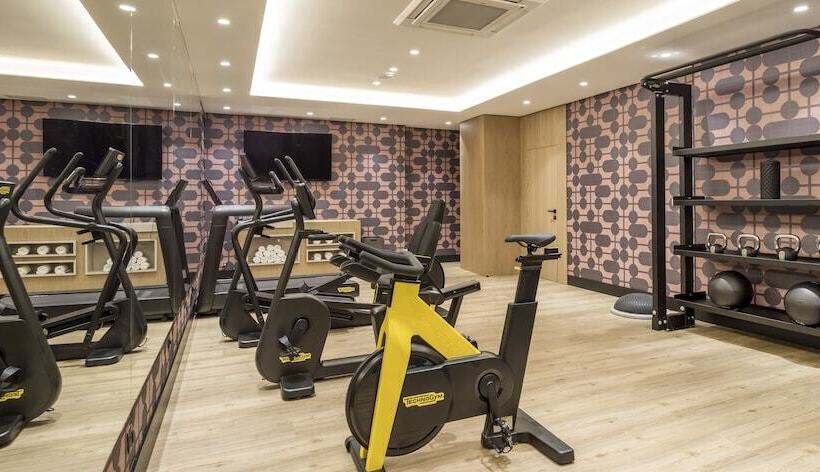 هتل Ilunion Les Corts Spa