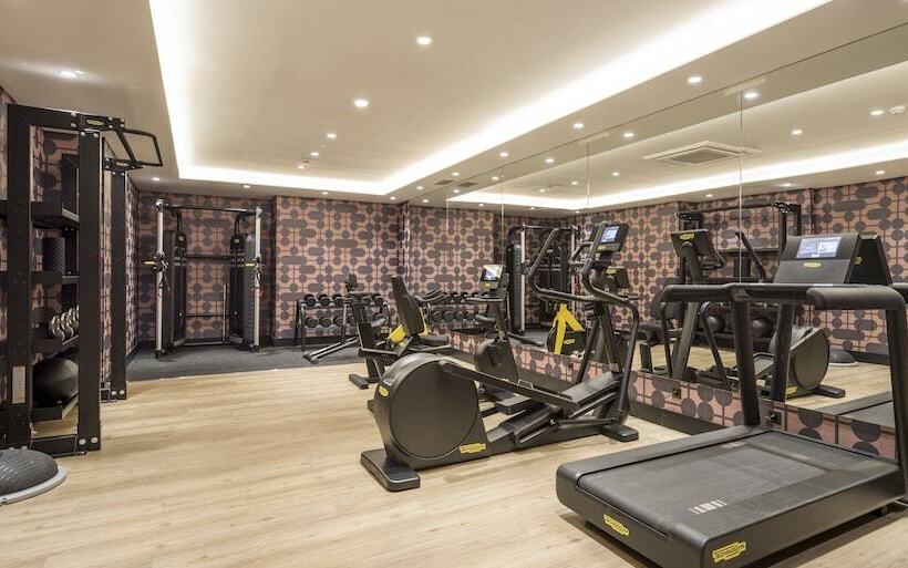 هتل Ilunion Les Corts Spa