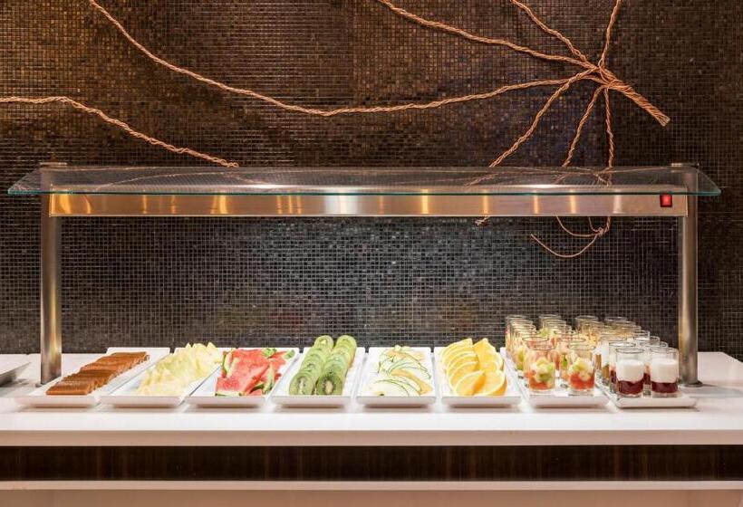 هتل Ilunion Pio XII