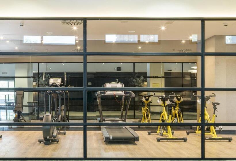 هتل Ilunion Pio XII