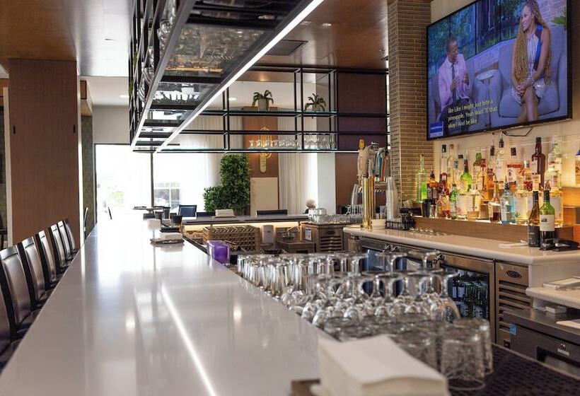 בית מלון כפרי Indigo Detroit Downtown, An Ihg