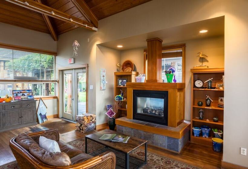 Отель Inn At Cannon Beach