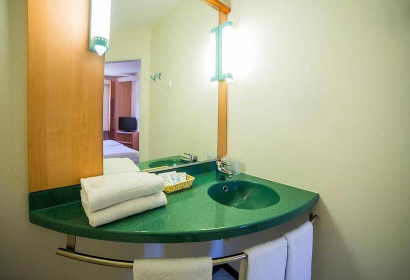 هتل Iris Guadalajara