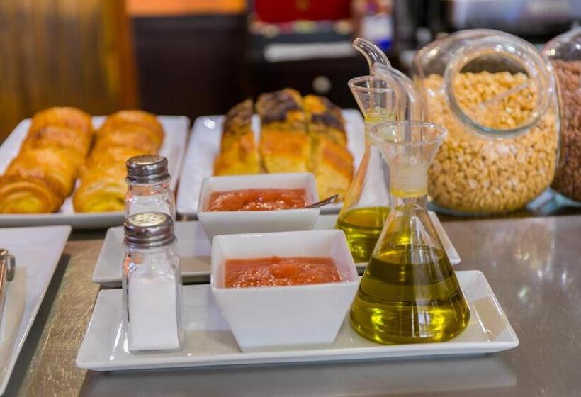 هتل Iris Guadalajara