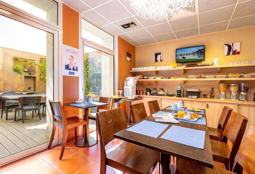 هتل Kyriad Avignon  Palais Des Papes