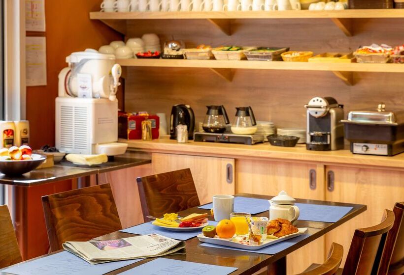 هتل Kyriad Avignon  Palais Des Papes